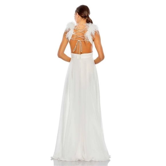 IEENA FOR MAC DUGGAL PLUNGE OSTRICH FEATHER A LINE GOWN IN SIZE 0 - Picture 12 of 12